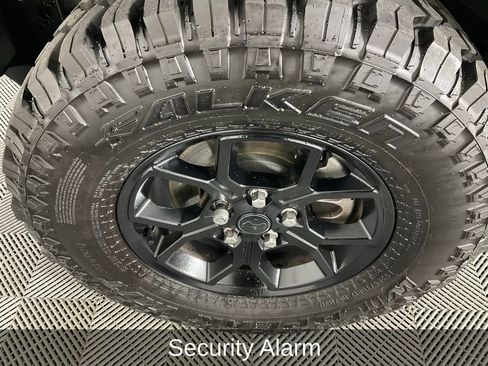 Certified 2025 Jeep Wrangler Willys image 12