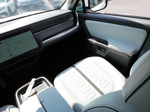 Used 2023 Rivian R1S Adventure AWD/4WD image 11