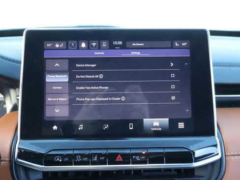 Used 2024 Jeep Compass Limited image 25