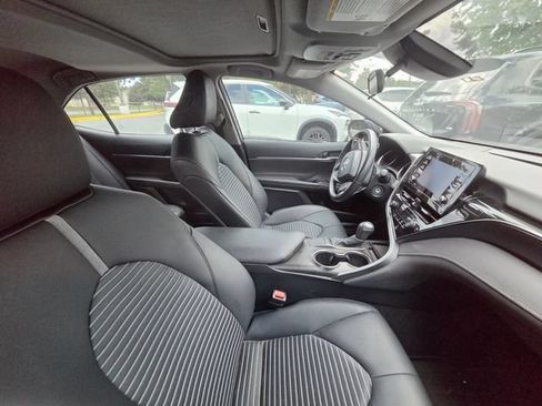 Used 2024 Toyota Camry SE FWD image 12