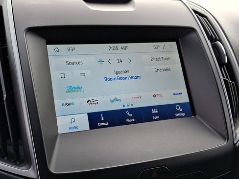 Used 2020 Ford Edge SE image 17