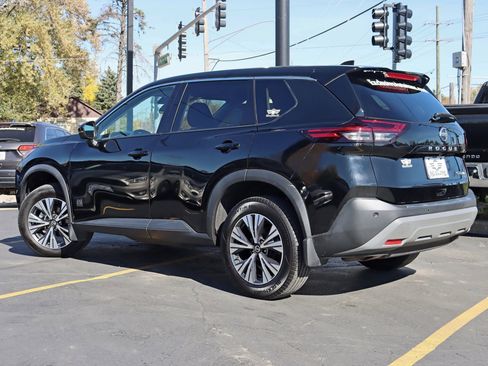Used 2021 Nissan Rogue SV image 10