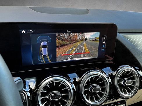 Used 2024 Mercedes-Benz GLA 250 4MATIC image 14