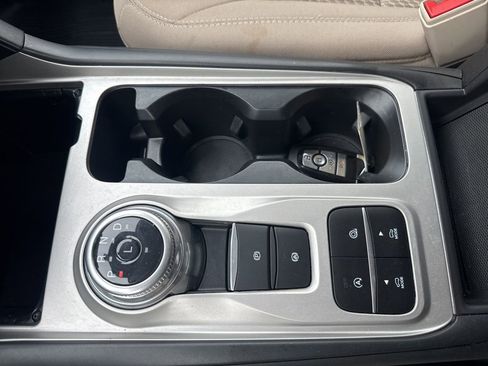 Used 2023 Ford Explorer XLT image 40