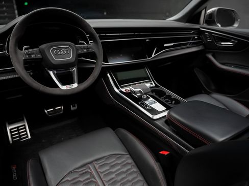 Used 2023 Audi RS Q8 AWD/4WD image 2