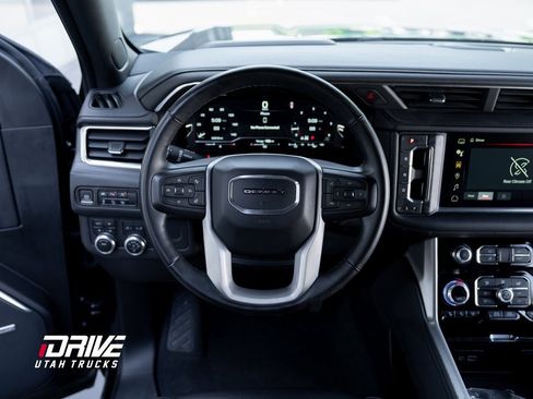 Used 2023 GMC Yukon XL Denali image 31
