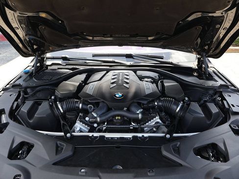 Used 2020 BMW M850i xDrive Coupe w/ M Carbon Exterior Package AWD/4WD image 21