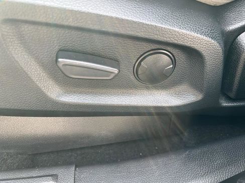 Used 2019 Ford Ranger Lariat w/ Equipment Group 501A Mid image 16