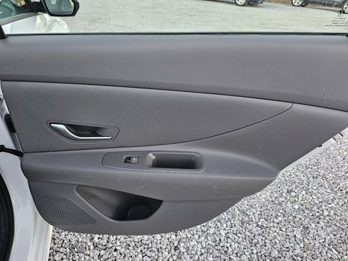 Used 2022 Hyundai Elantra SEL image 28