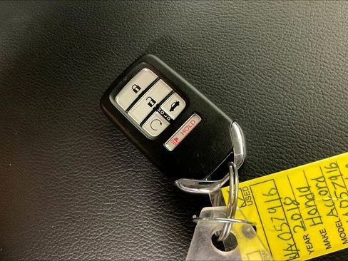 Used 2018 Honda Accord Touring image 14