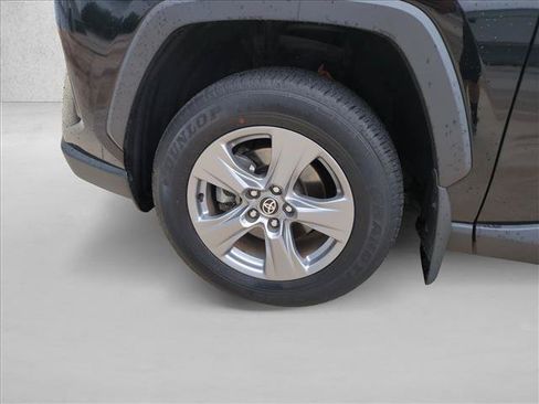 Used 2024 Toyota RAV4 XLE FWD image 23