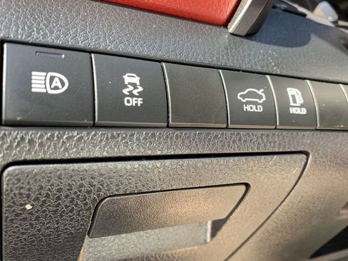 Used 2019 Toyota Camry XSE FWD image 12