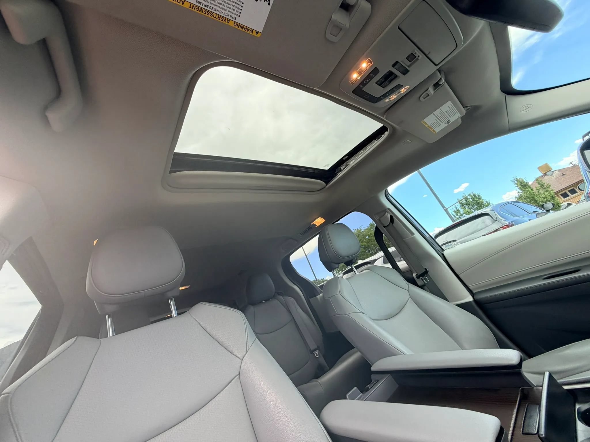 Used 2023 Toyota Sienna XLE AWD/4WD image 26