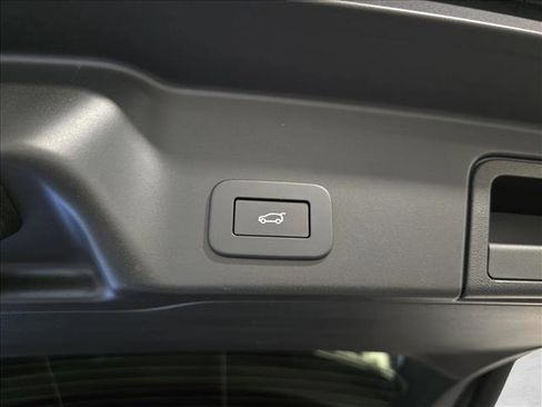 Certified 2026 Land Rover Range Rover Evoque Dynamic SE AWD/4WD image 14