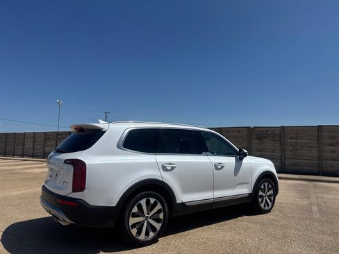 Used 2020 Kia Telluride S w/ S 8 Passenger Seating Package FWD image 21
