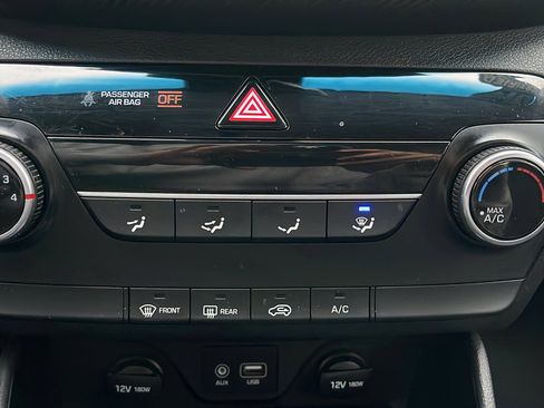 Used 2019 Hyundai Tucson SE image 17