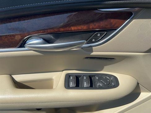 Used 2018 Cadillac XT5 Luxury w/ Driver Awareness Package AWD/4WD image 10