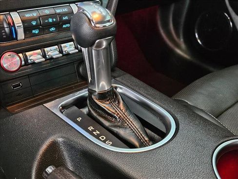 Used 2022 Ford Mustang GT Premium w/ Black Accent Package RWD image 9