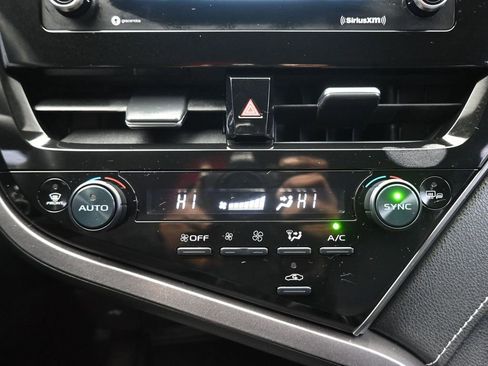 Used 2023 Toyota Camry SE FWD image 19