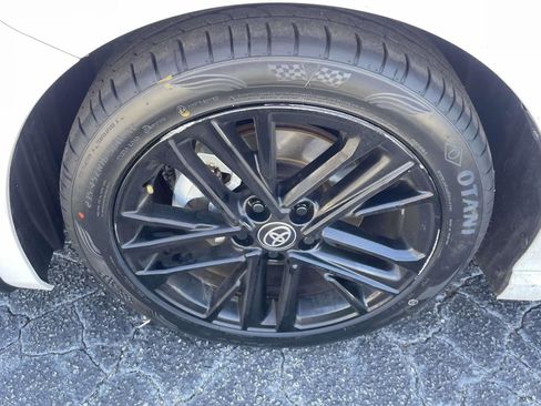 Used 2025 Toyota Camry SE image 9