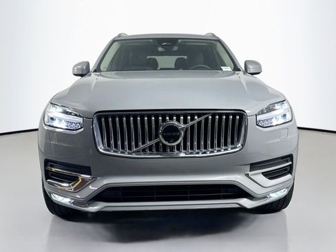 Certified 2024 Volvo XC90 B5 Plus image 2