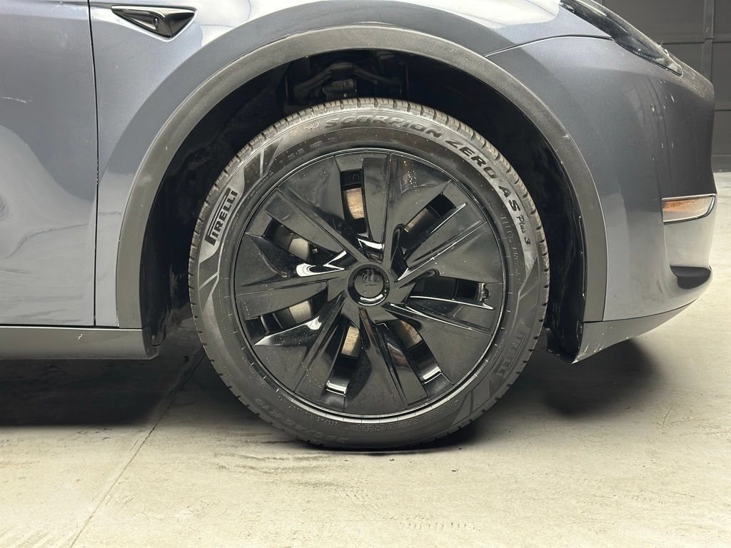 Used 2023 Tesla Model Y Long Range AWD/4WD image 36