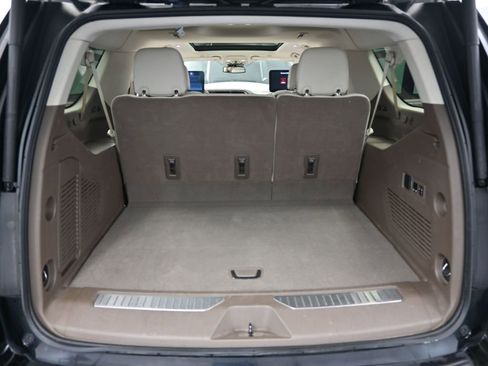 Used 2023 GMC Yukon XL Denali image 47