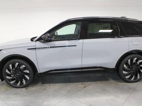 New 2026 Lincoln Nautilus Reserve w/ Jet Appearance Package image 5