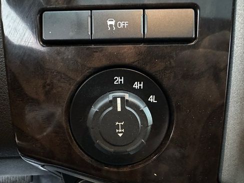 Used 2016 Ford F350 Platinum w/ Snow Plow Prep Package image 27