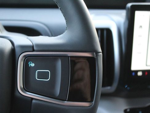 New 2025 Ford Expedition Active AWD/4WD image 25