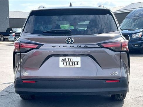 Used 2021 Toyota Sienna XLE FWD image 6