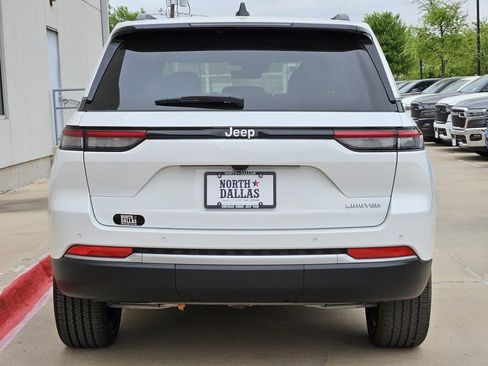 New 2026 Jeep Grand Cherokee Limited RWD image 4