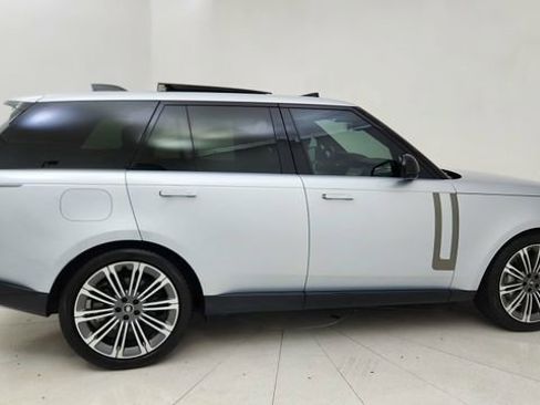 Used 2023 Land Rover Range Rover SE AWD/4WD image 6