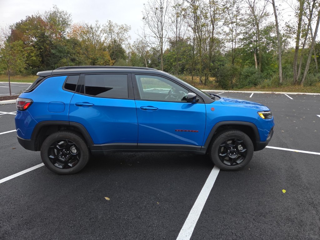 Used 2023 Jeep Compass Trailhawk w/ Trailhawk Elite Group AWD/4WD image 32