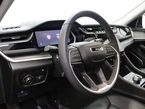 Used 2023 Jeep Grand Cherokee 4WD 4xe w/ Luxury Tech Group II image 13
