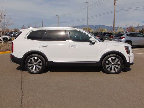 Used 2021 Kia Telluride S image 3