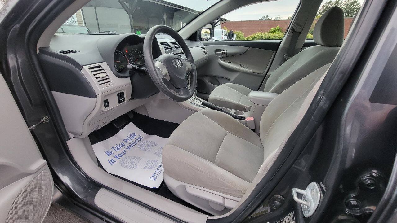 Used 2011 Toyota Corolla LE FWD image 11