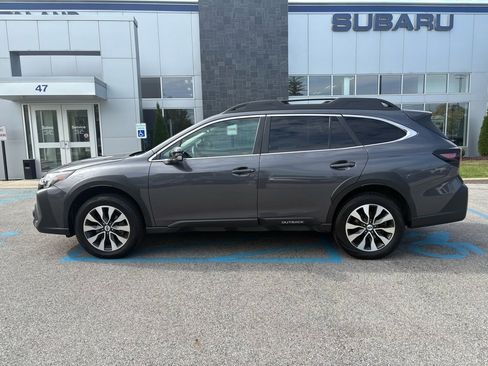 Used 2023 Subaru Outback Limited image 2