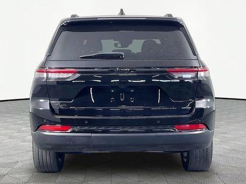 Used 2023 Jeep Grand Cherokee Altitude AWD/4WD image 5