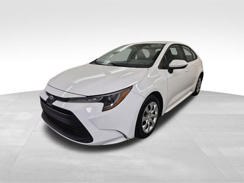 Used 2023 Toyota Corolla LE image 4