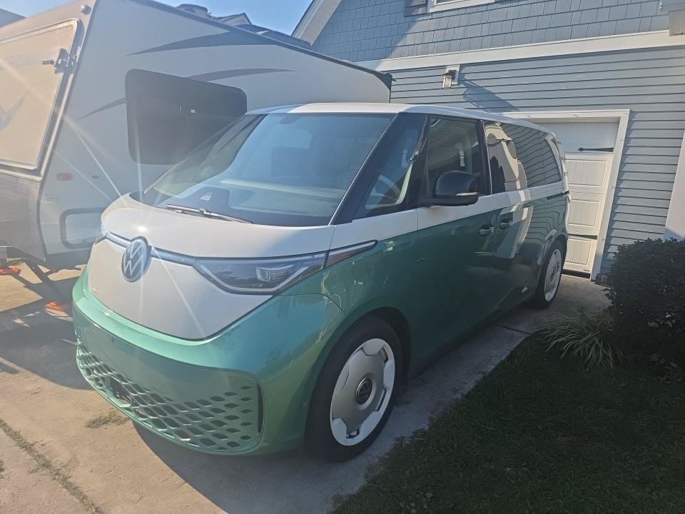 Used 2025 Volkswagen ID. Buzz 1st Edition AWD/4WD image 6