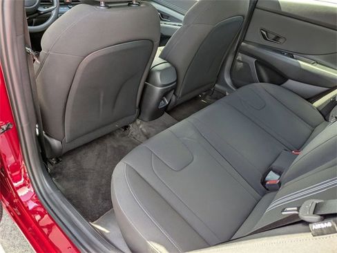 Used 2025 Hyundai Elantra SEL image 35