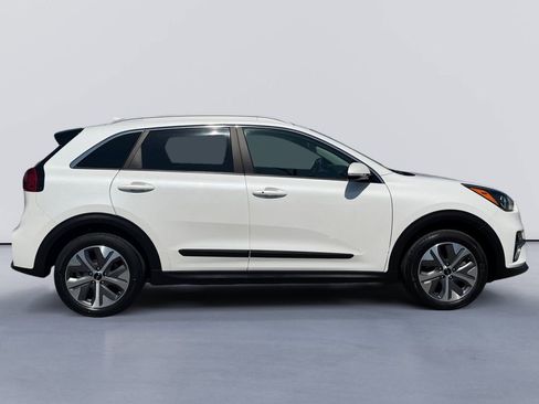 Used 2022 Kia Niro EX FWD image 2