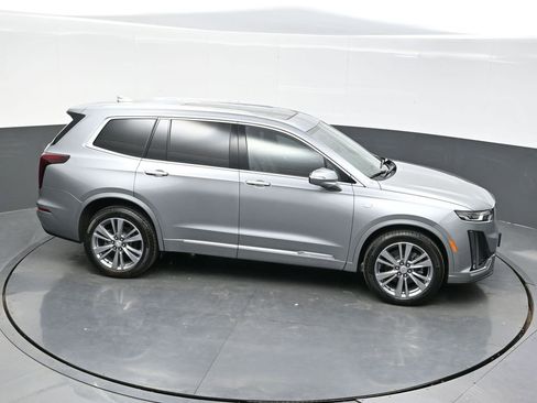 Certified 2025 Cadillac XT6 Premium Luxury image 32