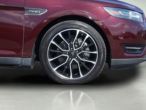 Used 2018 Ford Taurus SHO w/ Driver Assist Package AWD/4WD image 4