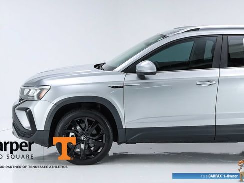 Used 2023 Volkswagen Taos SE w/ Panoramic Sunroof Package FWD image 40