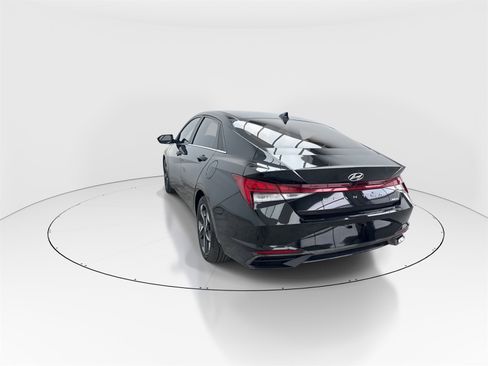Used 2023 Hyundai Elantra Limited image 6