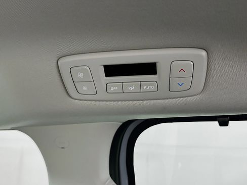 Used 2025 Kia Carnival SX Prestige FWD image 28