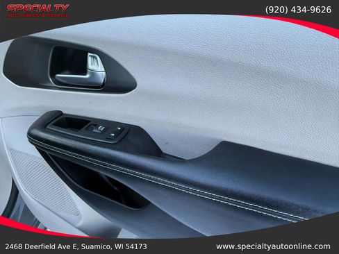 Used 2022 Chrysler Pacifica Touring-L image 38