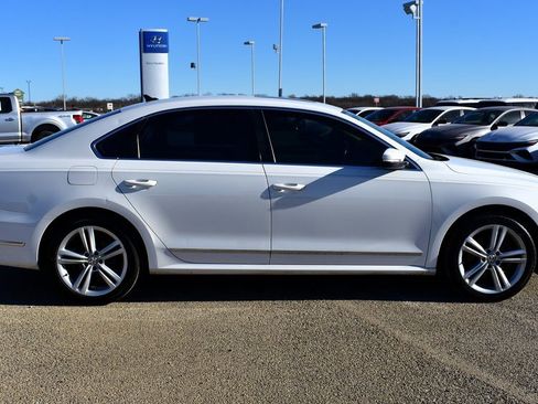 Used 2013 Volkswagen Passat TDI SE image 2